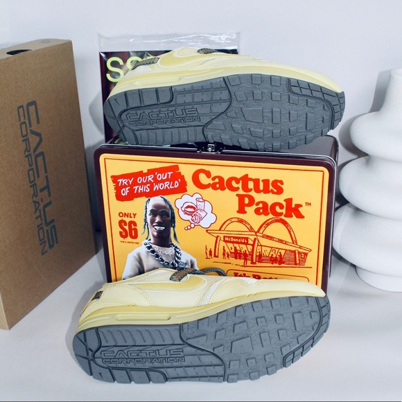 CACTUS JACK ‘Travis Scott’ Nike Air Max 1 ‘Saturn Gold’ - Picture 3 of 6